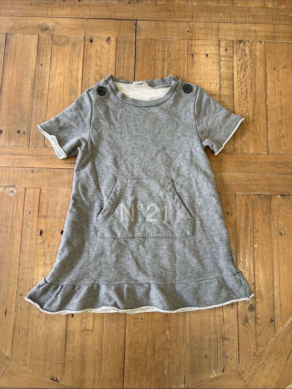 No. 21 gray raw hem ruffled sweatshirt dress girls 6 logo pocket